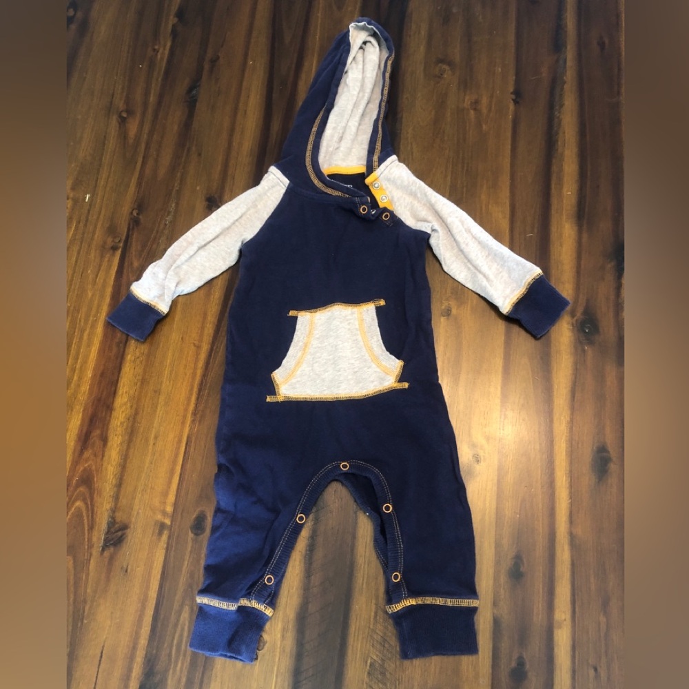 ❄️3/$25 Burt’s Bees 6-9M one piece